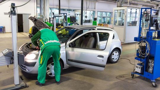 Stacje diagnostyczne z Kędzierzyna-Koźla, na których bezpłatnie sprawdzisz i ustawisz światła