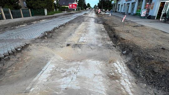 Stara kłodnicka droga odsłonięta podczas remontu ulicy Wyspiańskiego. ZDJĘCIA