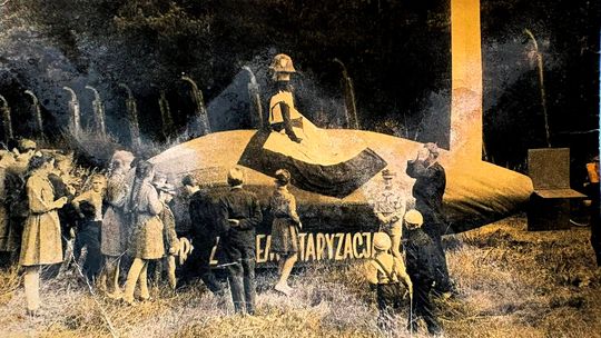 Stare zdjęcie z domowej szuflady. Konrad Adenauer na rakiecie Stare zdjęcie z domowej szuflady. Konrad Adenauer na rakiecie