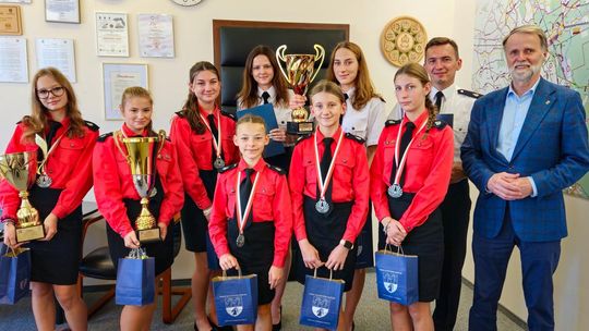 Starosta pogratulował druhnom z OSP ich wielkiego sukcesu. ZDJĘCIA