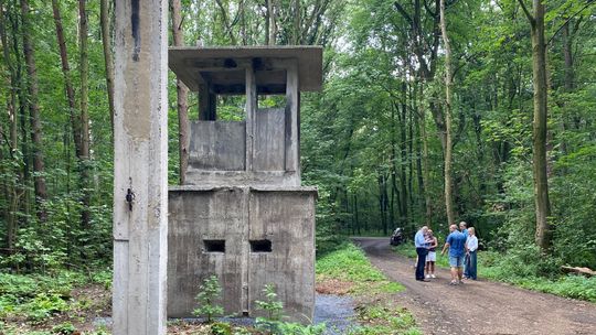 Stoją na straży pamięci ofiar. ZDJĘCIA