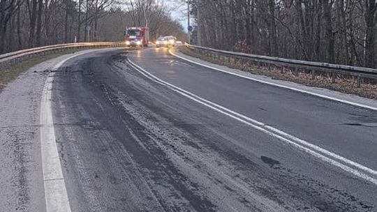 Strażacy wezwani do rozsypanego węgla na ulicy Wojska Polskiego