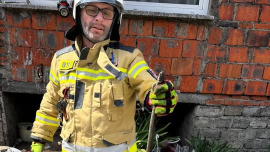 Strażacy wezwani do… węża! Interwencja OSP Mechnica Kamionka