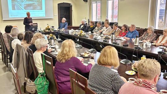 Świąteczne spotkanie emerytowanych pracowników magistratu Świąteczne spotkanie emerytowanych pracowników magistratu