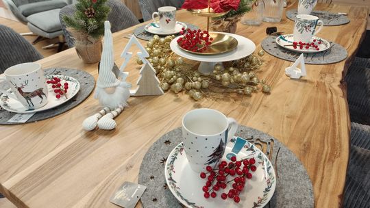 Świąteczny stół – miejsce, w którym wracają wspomnienia. Dlaczego warto zadbać o niego właśnie teraz?