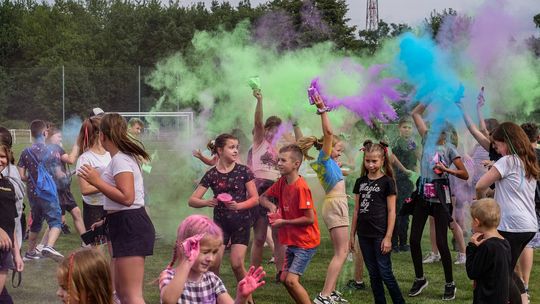 Święto Kolorów w ramach festynu osiedlowego na osiedlu Cisowa