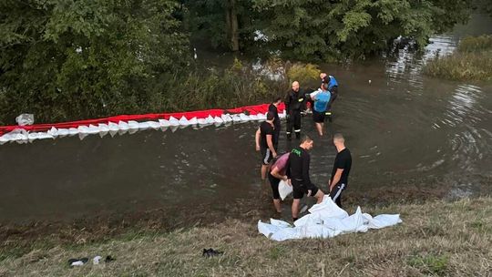 Sytuacja powodziowa w gminach Bierawa, Cisek i Reńska Wieś. WIDEO