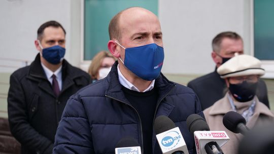 Szef Platformy Obywatelskiej Borys Budka odwiedził Kędzierzyn-Koźle. Krytykował rządową walkę z koronawirusem