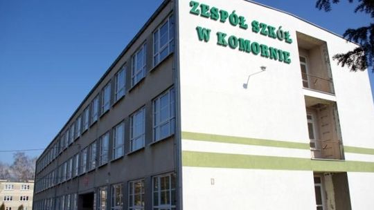 Szkoła w Komornie zniknie z mapy placówek oświatowych. Trwa wyprzedaż majątku