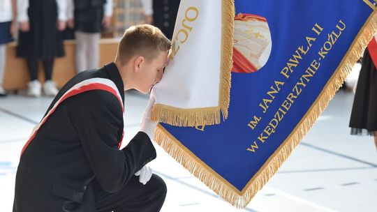 Jan Paweł II jest nowym patronem szkoły w Sławięcicach. ZDJĘCIA