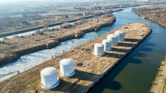 Tak dziś wygląda dawna potęga na Odrze. Zobaczcie zdjęcia Koźla-Portu z lotu ptaka