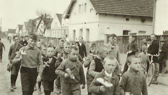 Tak prawie 100 lat temu wyglądało chodzenie z kołatkami i wypędzanie Judasza