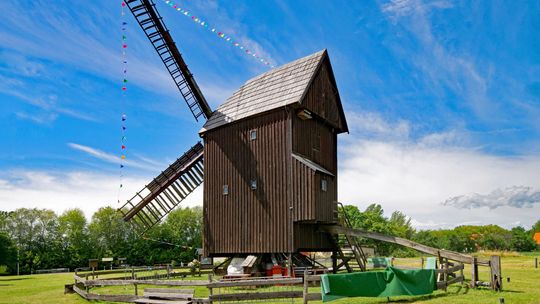 Taki wiatrak po sąsiedzku. Warto się tam wybrać na wiosenną przejażdżkę. ZDJĘCIA