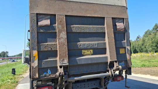 Takim „złomem” jeżdżą niektórzy kierowcy. Strach się bać. ZDJĘCIA Takim „złomem” jeżdżą niektórzy kierowcy. Strach się bać. ZDJĘCIA