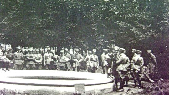 Te zdjęcia liczą już sobie przeszło 105 lat. Sprawdź jakie wydarzenie upamiętniają