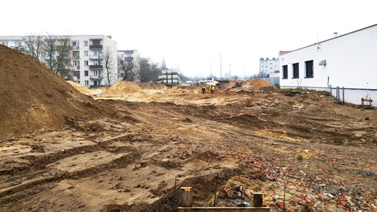 Teren po dawnej „Kaskadzie” zamienia się w wielki plac budowy Teren po dawnej „Kaskadzie” zamienia się w wielki plac budowy