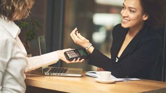 Terminal płatniczy. Dlaczego warto z niego korzystać?