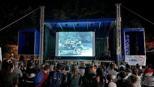 To był ostatni filmowy wieczór tego lata! Buster Keaton na wielkim ekranie. ZDJĘCIA To był ostatni filmowy wieczór tego lata! Buster Keaton na wielkim ekranie. ZDJĘCIA