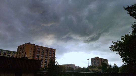 To może być burzowa środa w powiecie kędzierzyńsko‑kozielskim. Jest ostrzeżenie IMGW