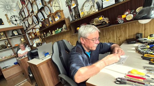 To ostatnie pokolenie zegarmistrzów. Gdy przestaną naprawiać zegary, Tik-Tak zostanie zamknięty