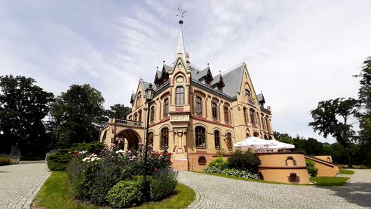 To pałac, o którym krążą legendy. ZDJĘCIA i FILM
