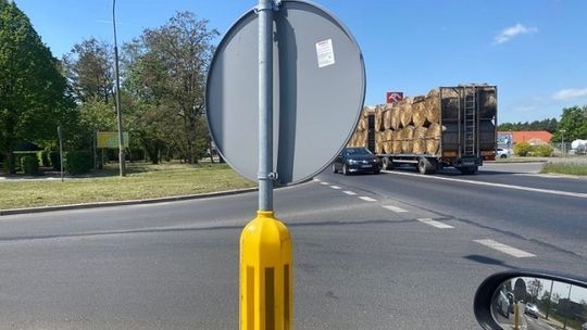 To się może skończyć tragedią. Żartowniś przekręcił znak na os. Piastów