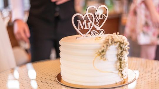 Toppery na tort a tematyczne imprezy - inspiracje na sezonowe dekoracje