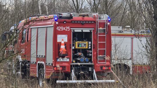 Trawy wciąż płoną. Strażackie akcje w Koźlu Porcie i Większycach