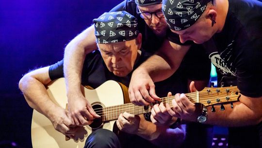 Trio Balkan Strings zagra w Klubie Muzycznym Kameleon Trio Balkan Strings zagra w Klubie Muzycznym Kameleon