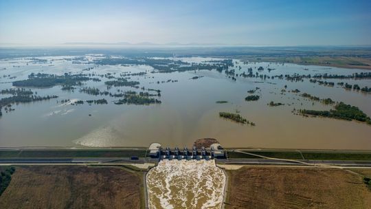 Trwa stopniowy odpływ wody ze zbiornika Racibórz. Ostatnie dni pokazały jak bardzo był potrzebny