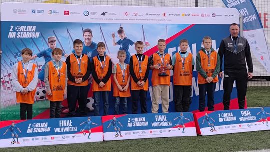 Trzecie miejsce dla PSP Cisek w finale wojewódzkim turnieju "Z Orlika na Stadion". ZDJĘCIA