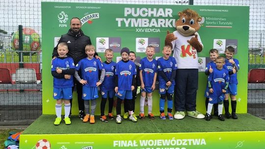 Trzy drużyny z PSP nr 9 z medalami piłkarskiego Pucharu Tymbarku