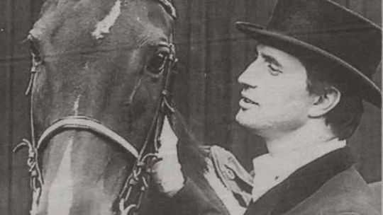 Trzydzieści lat na końskim grzbiecie. Rozmowa z Andrzejem Sałackim