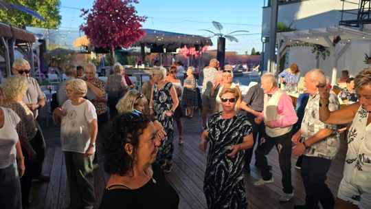 Tu wiek nie ma znaczenia. Discoplex A4 ugościł babcie i dziadków na „Summer Beach Party”. ZDJĘCIA