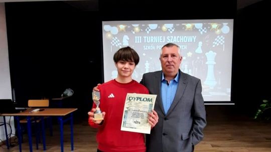 Uczeń z PSP nr 12 zwycięzcą królewskiej gry w naszym powiecie