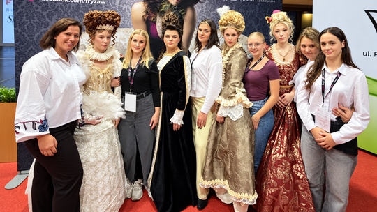 Wielki sukces! Uczennice kędzierzyńskiej Budowlanki na podium ogólnopolskiego konkursu fryzjerskiego