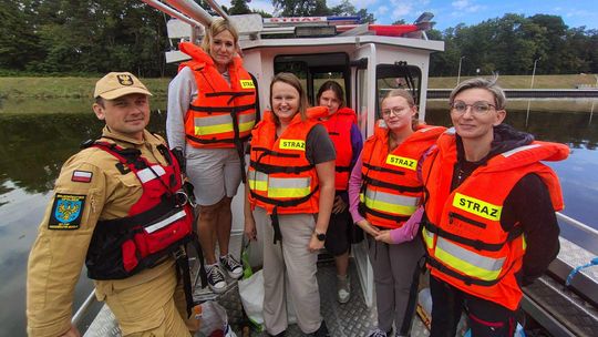 Uczennice ze Sławięcic kontynuują projekt badawczy nad jakością wód i gleb Kanału Gliwickiego