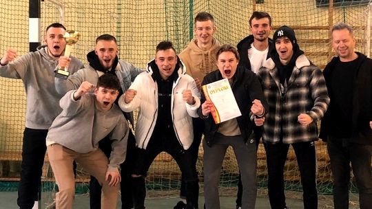 Uczniowie z „Budowlanki” najlepsi podczas finału mistrzostw powiatu w halowej piłce nożnej. ZDJĘCIA