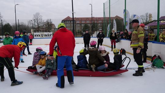 Uczyli się poruszać na lodzie i ćwiczyli udzielania pierwszej pomocy