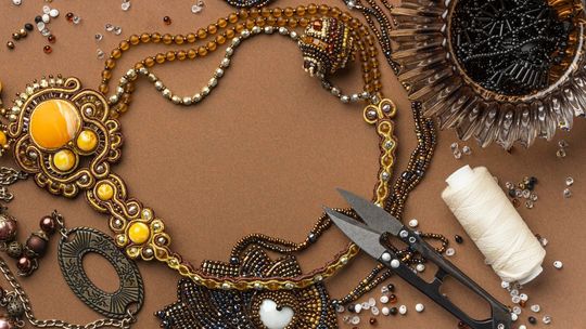 Unikalne dodatki do stylizacji - jak wyróżnić się z tłumu