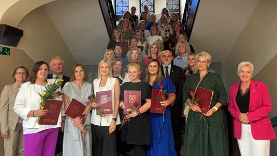 Uroczyste ślubowanie nauczycieli w Kędzierzynie-Koźlu: 19 zdobyło stopień nauczyciela mianowanego