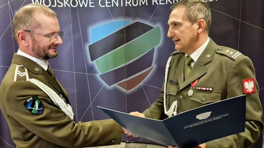 Uroczysty apel z okazji Święta Wojska Polskiego w siedzibie WCR Kędzierzyn-Koźle. ZDJĘCIA
