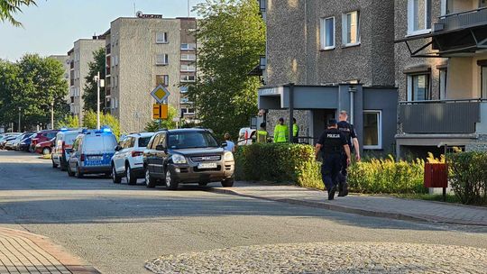 W całym bloku wykryto spore ilości tlenku węgla. Służby zakręcają gaz