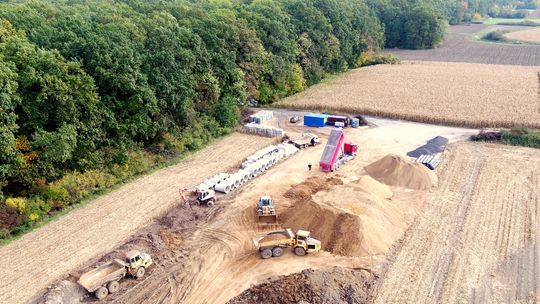 W gminie Reńska Wieś trwa budowa lewostronnego obwałowania rzeki Odry