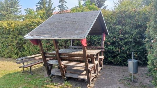 W miejsce wysłużonej wiaty pojawi się nowa konstrukcja