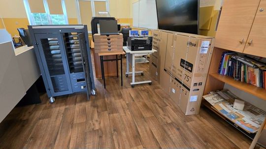 W Zespole Szkół nr 1 otwarto nowoczesną pracownię sztucznej inteligencji