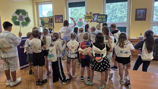 Wakacyjna lekcja ekologii. Dzieci uczyły się segregacji przez zabawę