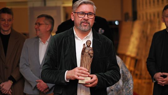 Waldemar Wczasek otrzymał Nagrodę Peregryna z Opola