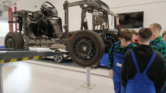 Warsztaty elektromobilności w Branżowym Centrum Umiejętności w Opolu. ZDJĘCIA