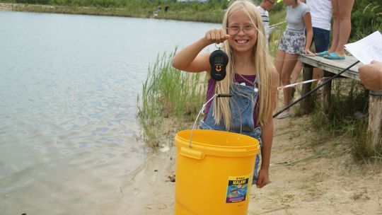 Wędkowanie i wspólny piknik w Dębowej